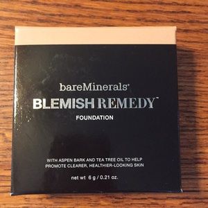 bareMinerals BLEMISH REMEDYFoundation clearly silk